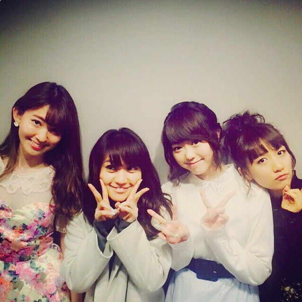 左から：小嶋陽菜、大島優子、峯岸みなみ、高橋みなみ／大島優子Instagramより