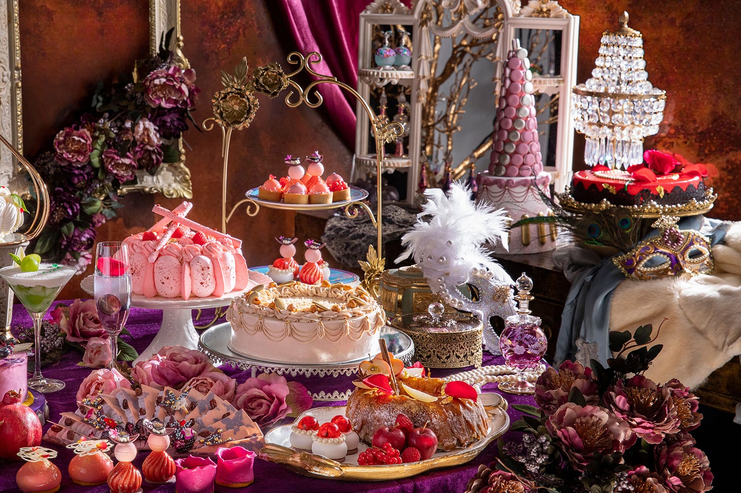 ヒルトン東京「マリー・アントワネット-王妃のマスカレード」“耽美な仮面舞踏会”テーマのスイーツビュッフェ