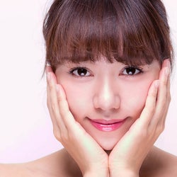 目立つ毛穴、なんとかしたい……。原因別のタイプ分けと毛穴対策まとめ