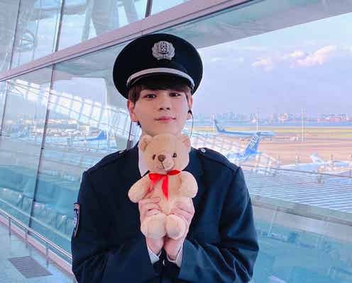 JO1豆原一成、制服姿×ぬいぐるみにファンもん絶「豆ちゃんクマちゃん癒される」