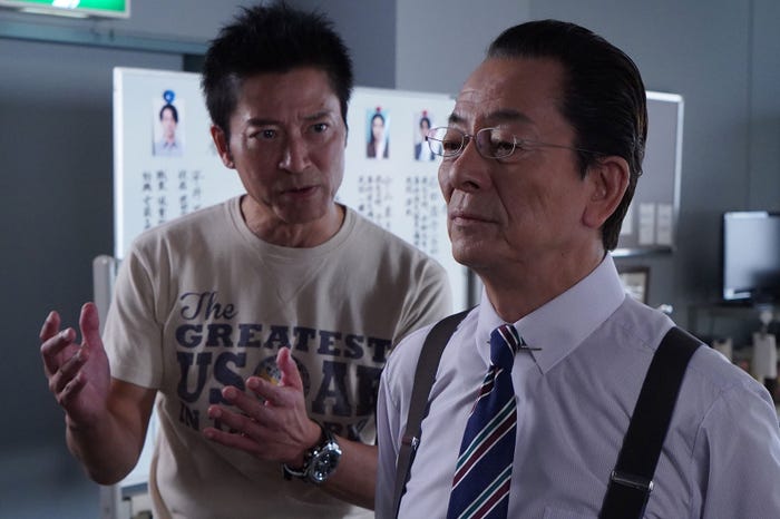 寺脇康文、水谷豊「相棒 season23」第13話(C)テレビ朝日
