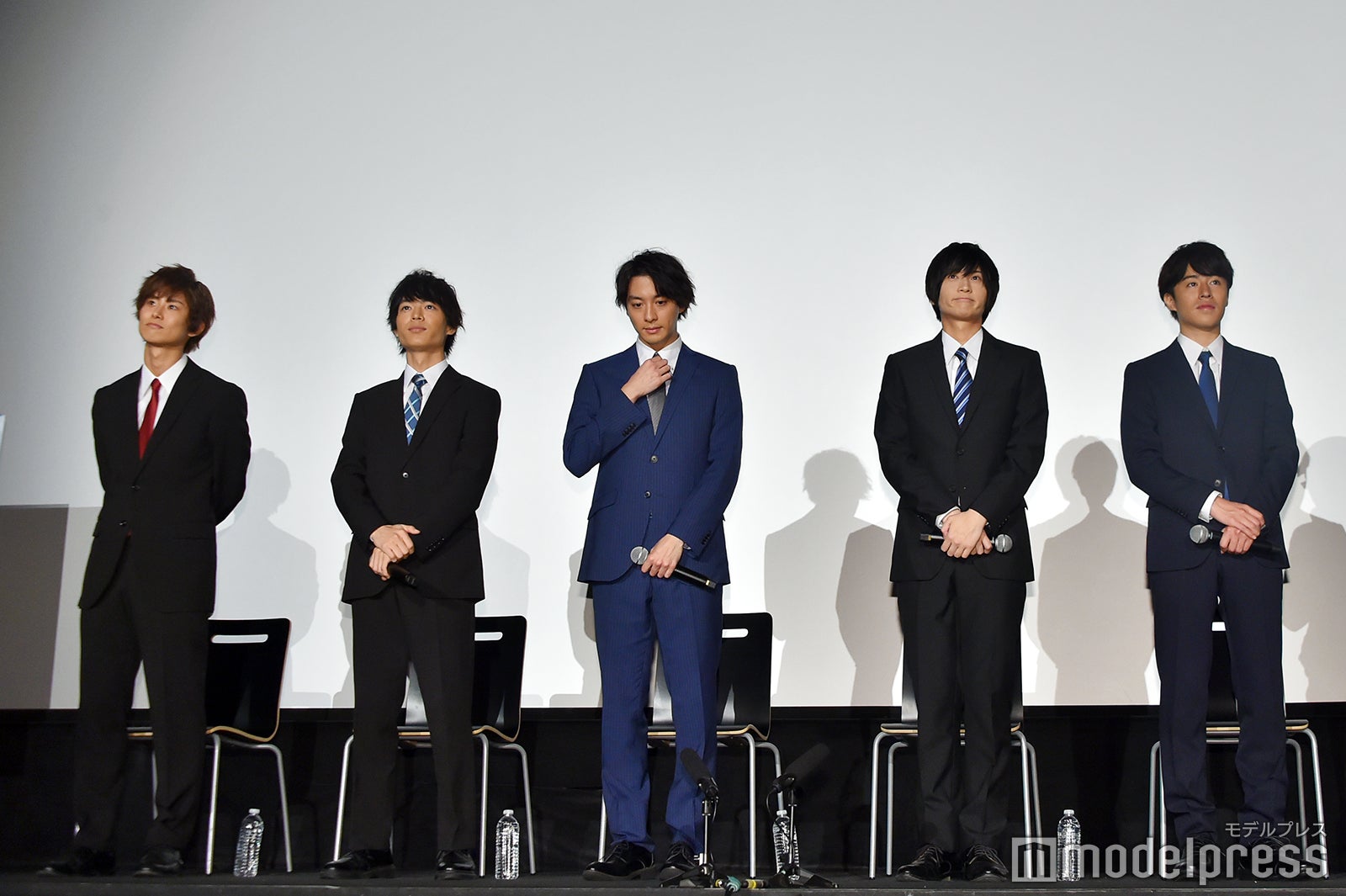 （左から）正木郁、溝口琢矢、渡部秀、荒牧慶彦、富田健太郎 （C）モデルプレス
