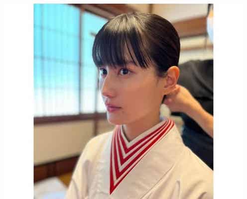 橋本愛、巫女姿で「神様のお引越し」参加「美しい」「似合ってる」の声