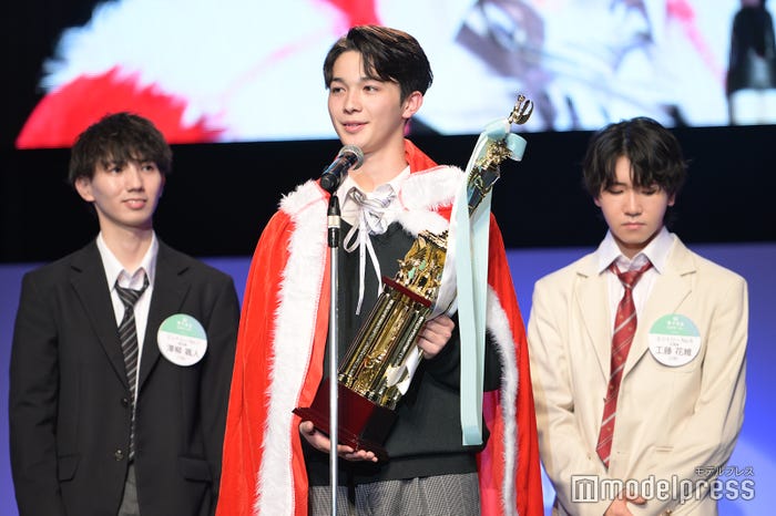 ケイト・アレックスくん「男子高生ミスターコン2023」審査結果発表の様子(C)モデルプレス