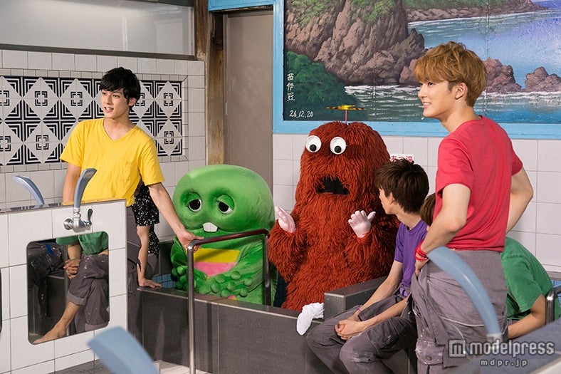 超特急がガチャピン、ムックと共演