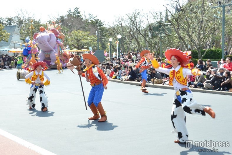 ウッディーとジェシーのコスチュームダンサー／ハピネス・イズ・ヒア