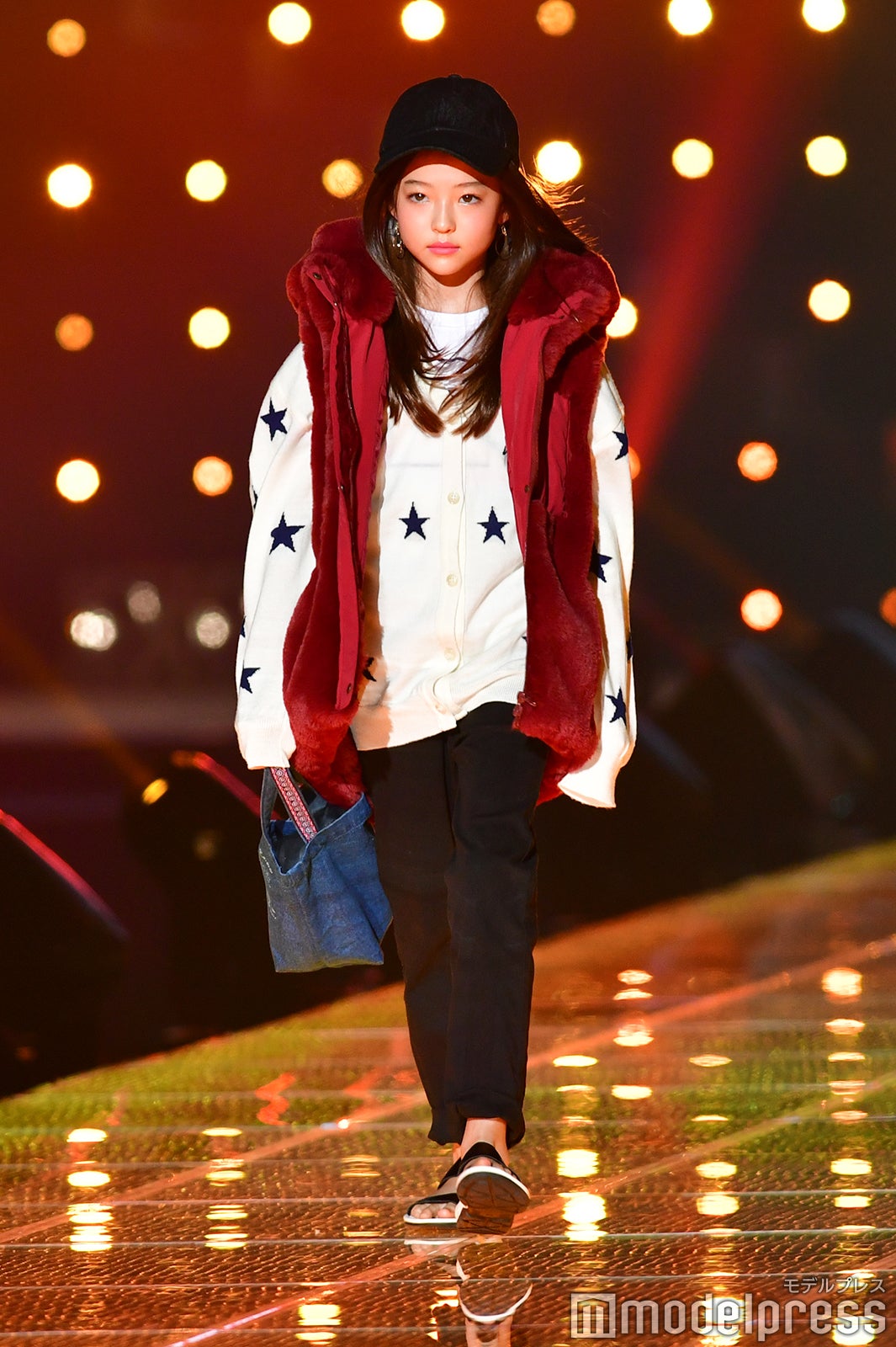 エルラグロス（C）モデルプレス