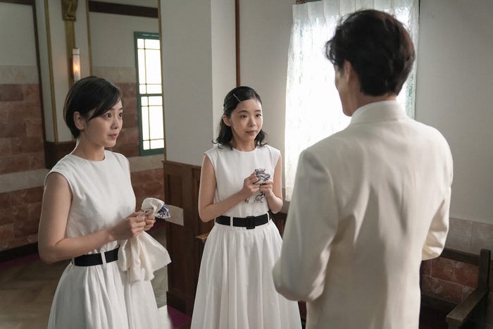 伊原六花、趣里、新納慎也「ブギウギ」第28話(C)NHK