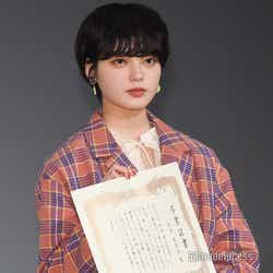 モデルプレス - 欅坂46平手友梨奈ら、サプライズに驚き “卒業証書”受け取り笑顔溢れる<響 -HIBIKI->