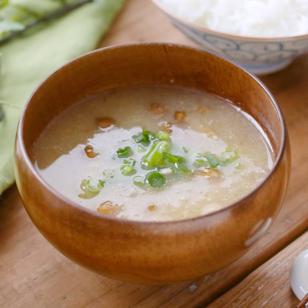 大根おろしとなめこの味噌汁