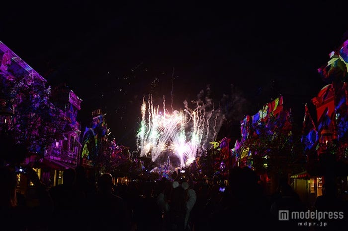 新しい花火のショー「ディズニーランド・フォーエバー」