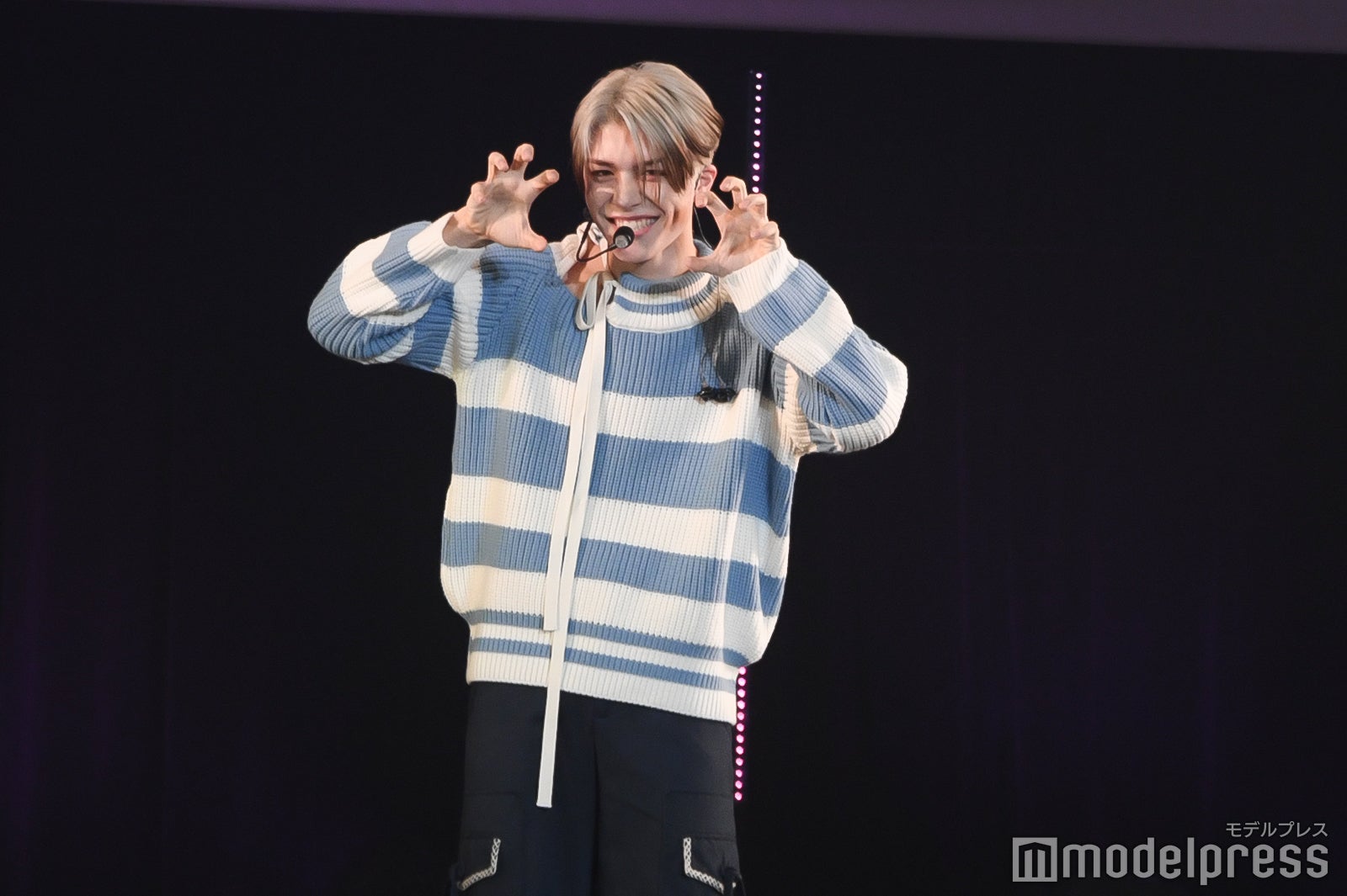 ガオーポーズのMAKI（C）モデルプレス