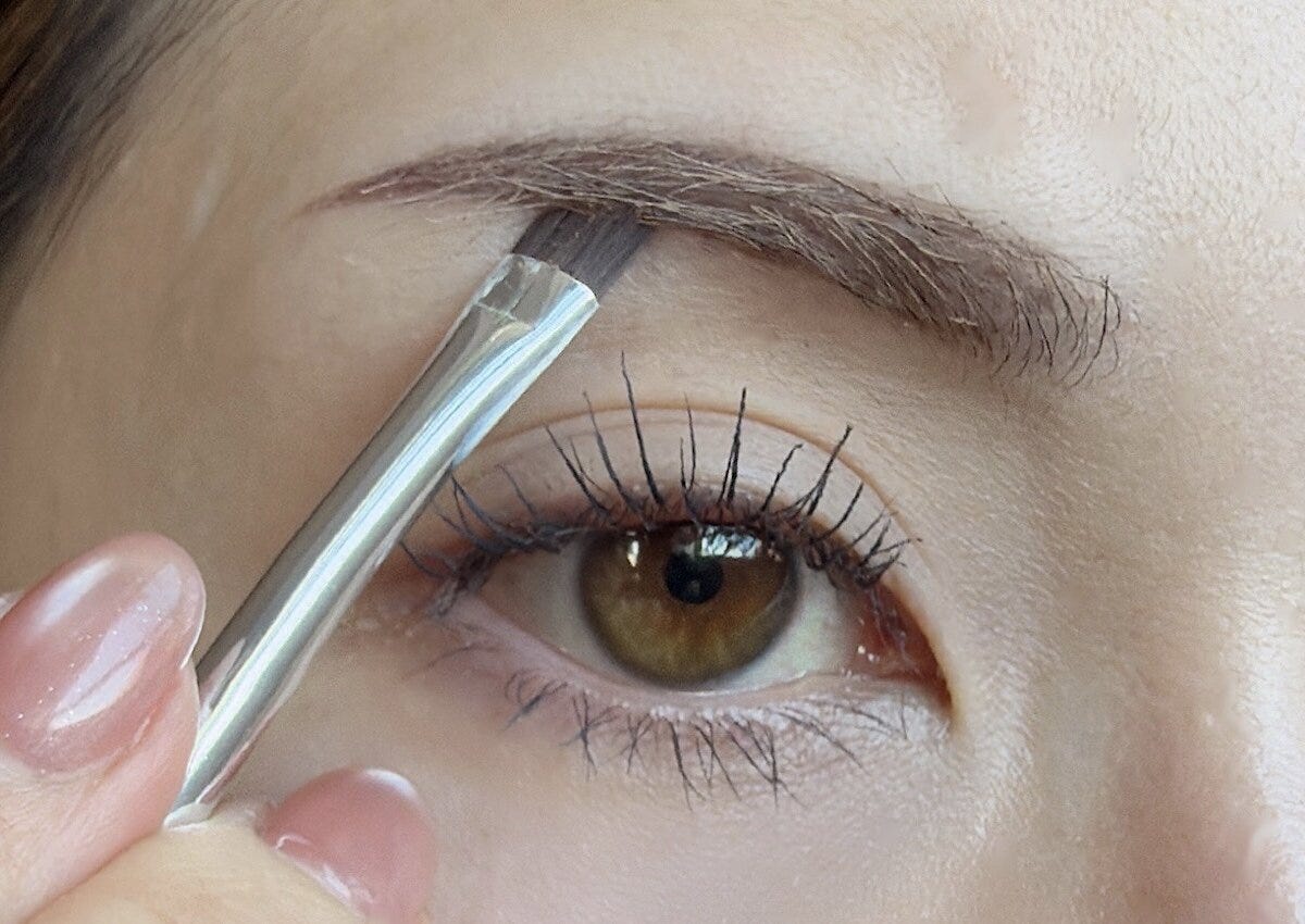 NG　眉を縁取る