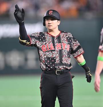 巨人 怒涛のマシンガン反撃に本拠地が熱狂 0-8→7-8 6連打含む8本の単打で一挙7点 8点差が一気に逆転圏内へ