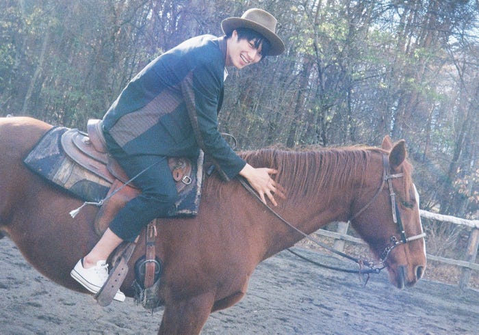 初出しカット/「鈴木伸之ファースト写真集“FACE”」より(画像提供:双葉社)