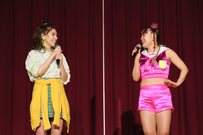 仲里依紗、フワちゃん(C)臼井儀人/双葉社・シンエイ・テレビ朝日・ADK 2021