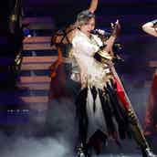 堂本光一 入浴中ショット公開に 背筋すごい 後ろ姿もかっこいい の声 モデルプレス 堂本光一 入浴中ショット公開に 背筋すごい 後ろ姿もかっこいい の声 モデルプレス