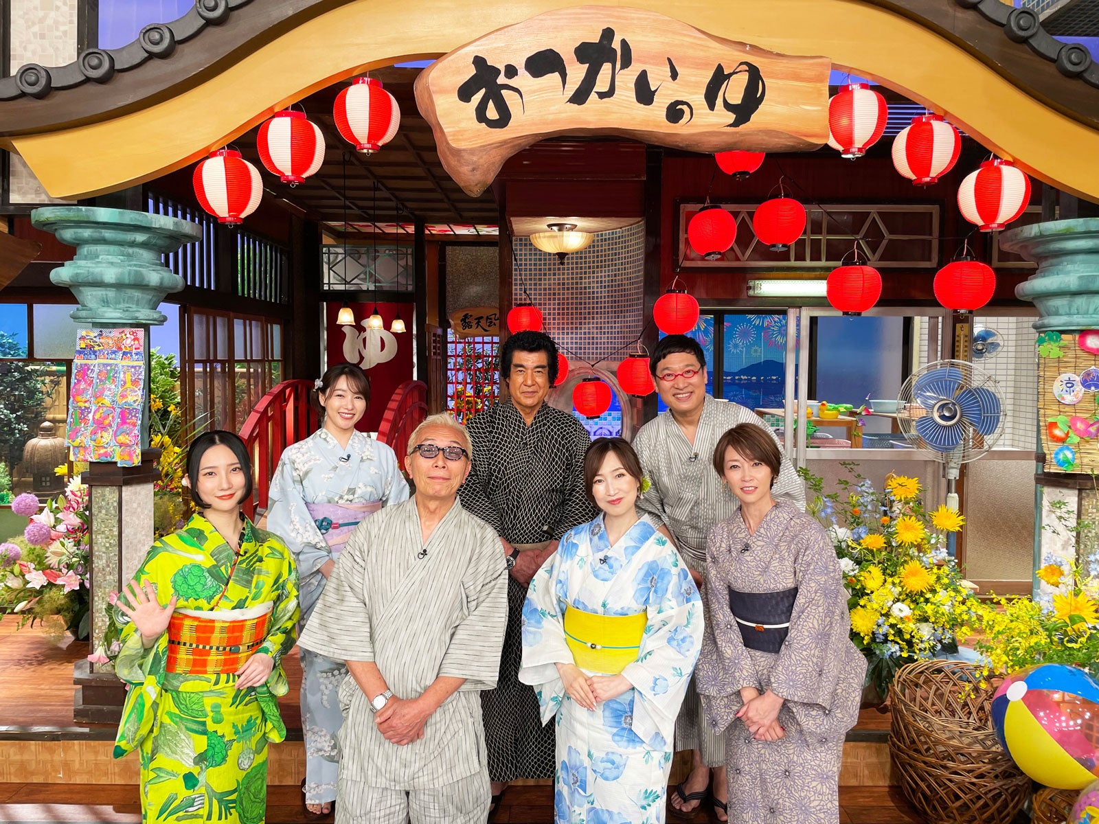 （後列左から）桜井日奈子、藤岡弘、山里亮太（前列左から）ファーストサマーウイカ、所ジョージ、森口博子、辺見えみり（C）日本テレビ