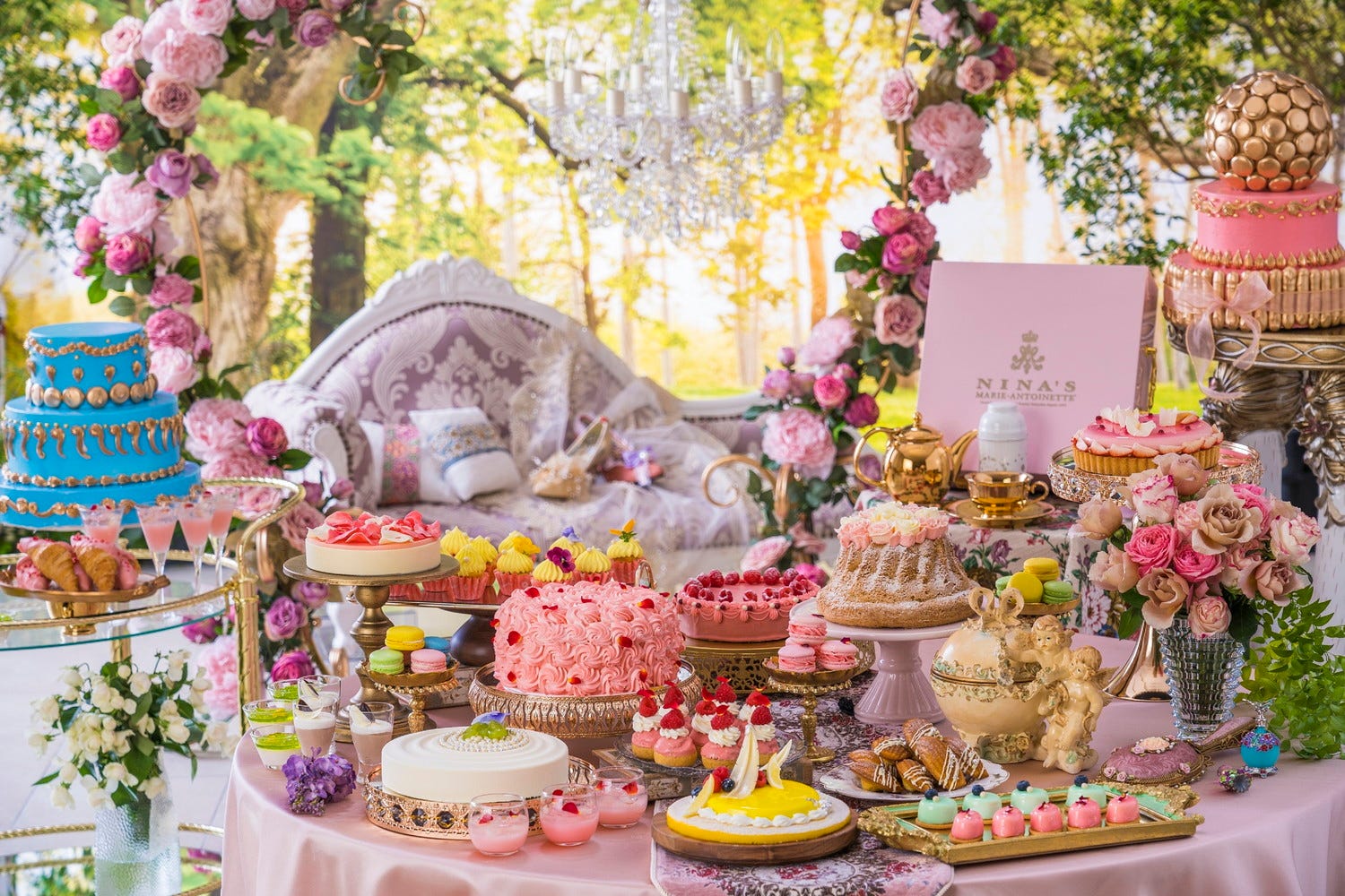 ヒルトン広島で“マリー・アントワネットのお茶会”スイーツビュッフェ、ロマンティックな華やかスイーツ約20種