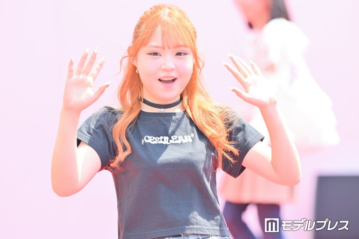 「Popteen」クリエイターモデルHinata、網タイツで美脚披露【GAKUSEI RUNWAY】
