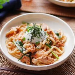 【すぐ麺】レンジで簡単「旨辛豚キムチうどん」レシピ