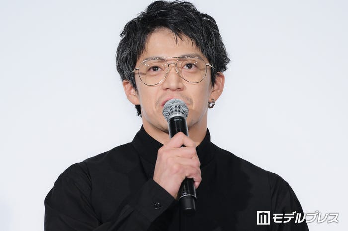 小栗旬(C)モデルプレス