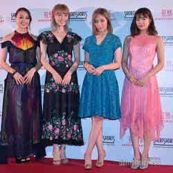 （左から）Dream Shizuka、Dream Ami、鷲尾伶菜、山口乃々華 （C）モデルプレス