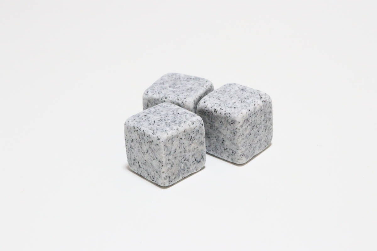 ダイソー ストーンアイスキューブ ダイソーの溶けない氷のストーンアイスキューブ