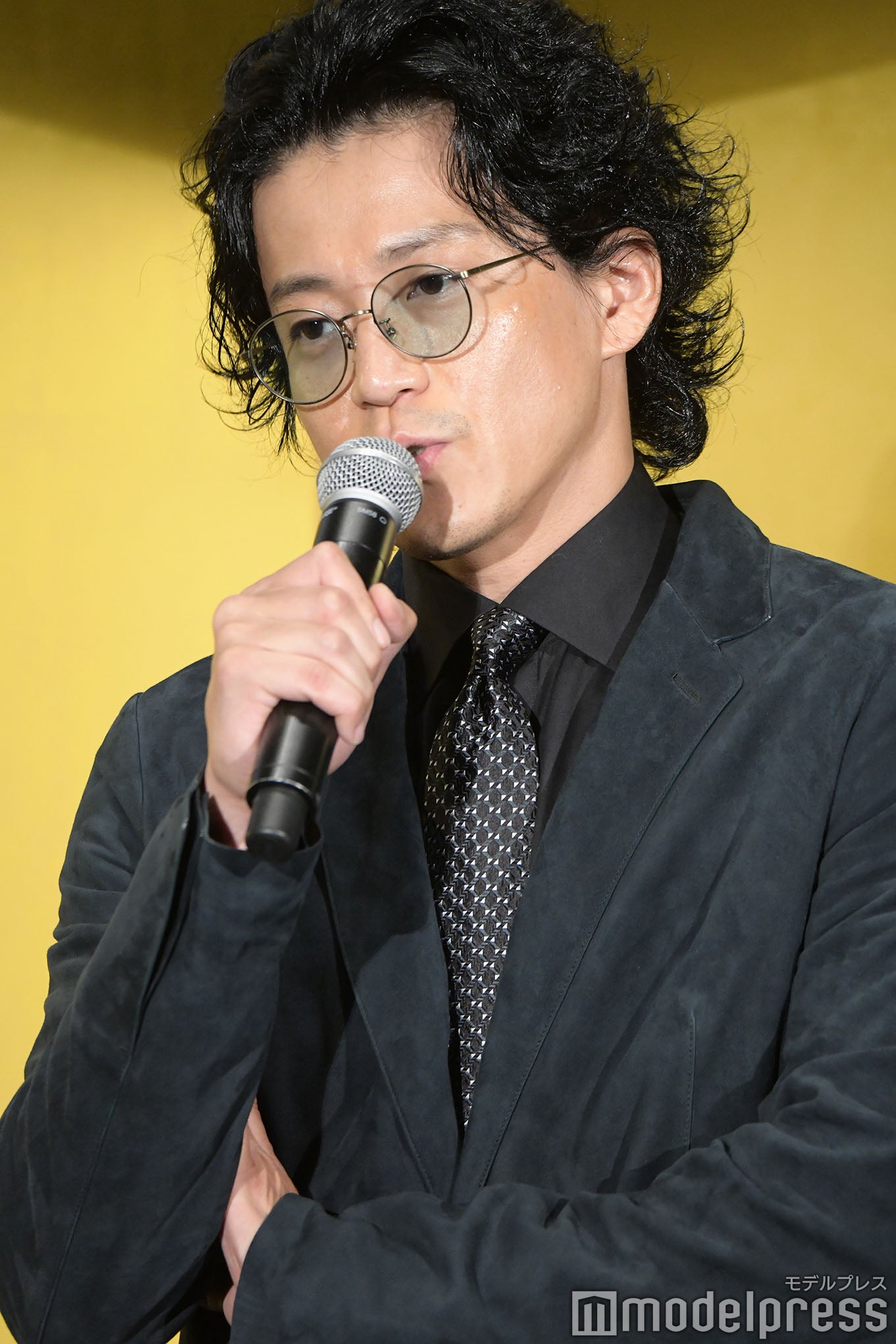 小栗旬（C）モデルプレス