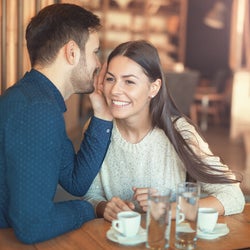 男性が思わず「デートしよう」と言ってしまう女性の言動