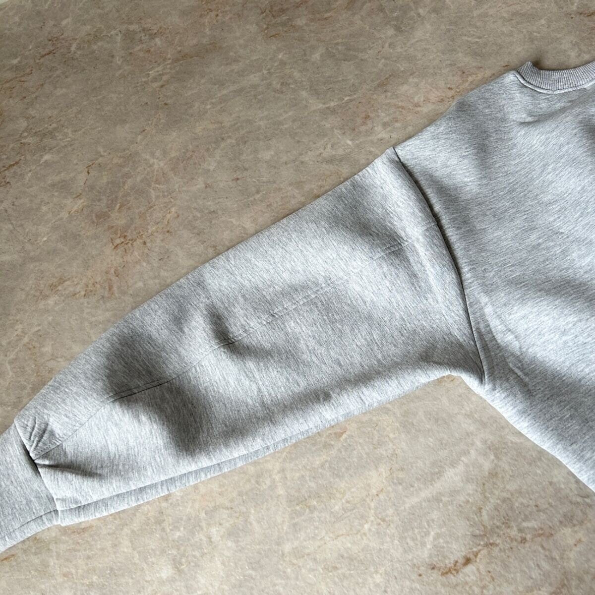 GUパフスウェットプルオーバー　袖周り