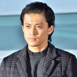 主役・キャプテンハーロックの声優を担当する小栗旬