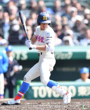 花咲徳栄が珍事から逆転成功 打者がストライクカウント間違えベンチへ→慌てて戻り左前打 押し出し死球などで試合をひっくり返す