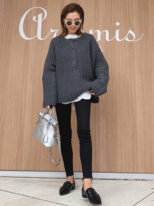 画像2 7 おしゃれ 着痩せが叶う 大人の 黒スキニー 着こなし術6選 モデルプレス