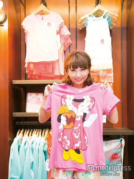 ミニーの顔出しTシャツ／カレパ・ストア／「saita」7月号より（画像提供：セブン＆アイ出版）／As to Disney photos，logos，Properties：（C）Disney