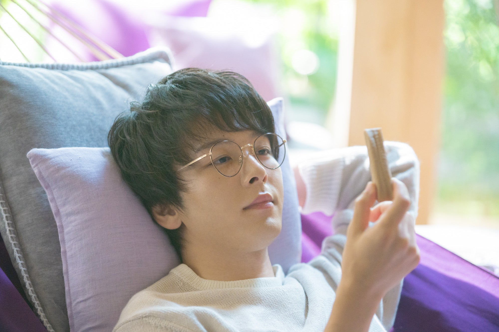 中村倫也CMオフショット （提供写真）