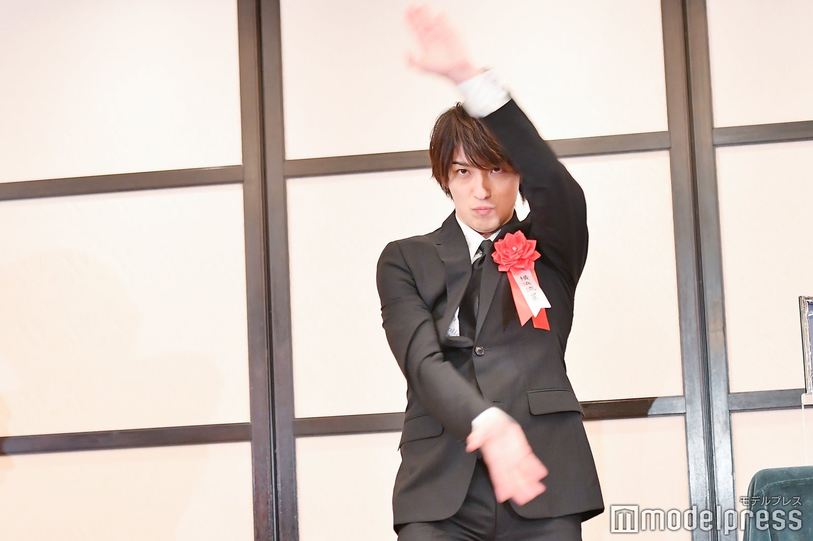 空手の型を披露する横浜流星（C）モデルプレス