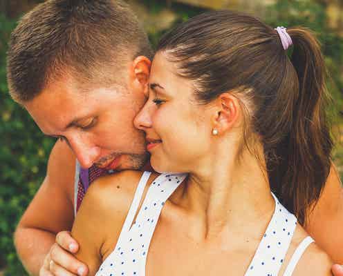 イチャイチャ中、男性が本命だけに出す愛してるサイン6つ 我慢できない!