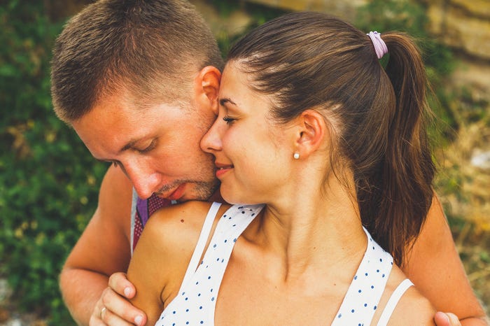 言葉によっては告白を考えて良いものも(photo-by-utkamandarinka/Fotolia)