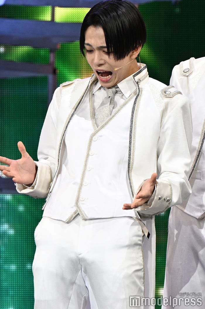 堂本光一から授かったテクニックを実演する織山尚大(C)モデルプレス