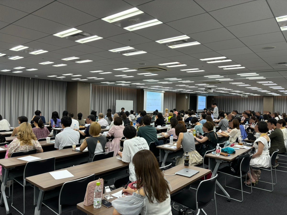 主宰する起業塾は14期目に突入（提供写真）