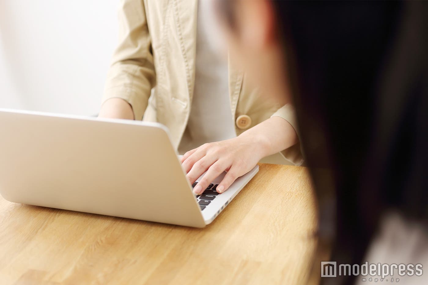おいしい夕食を食べたら明日も頑張れそう(photo by naka/Fotolia)