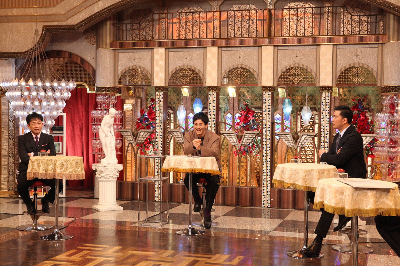 （左から）城島茂、松坂桃李、長瀬智也（C）フジテレビ