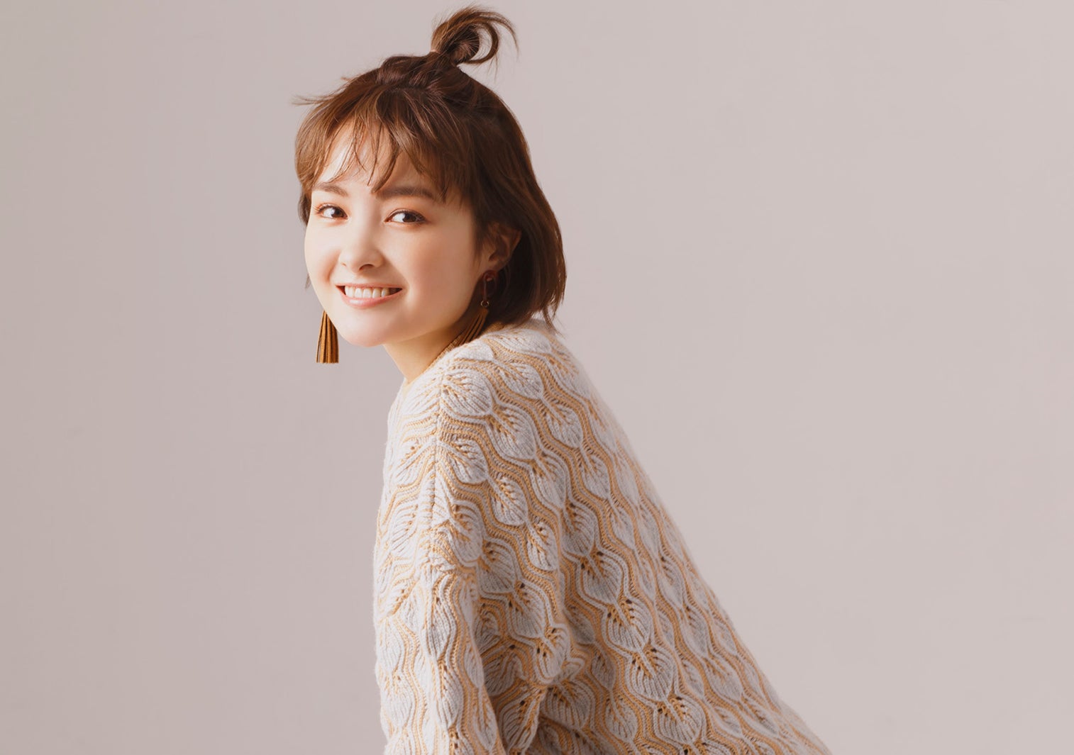 葵わかな、キュートな魅力溢れる 彼女感満載のカレンダー決定