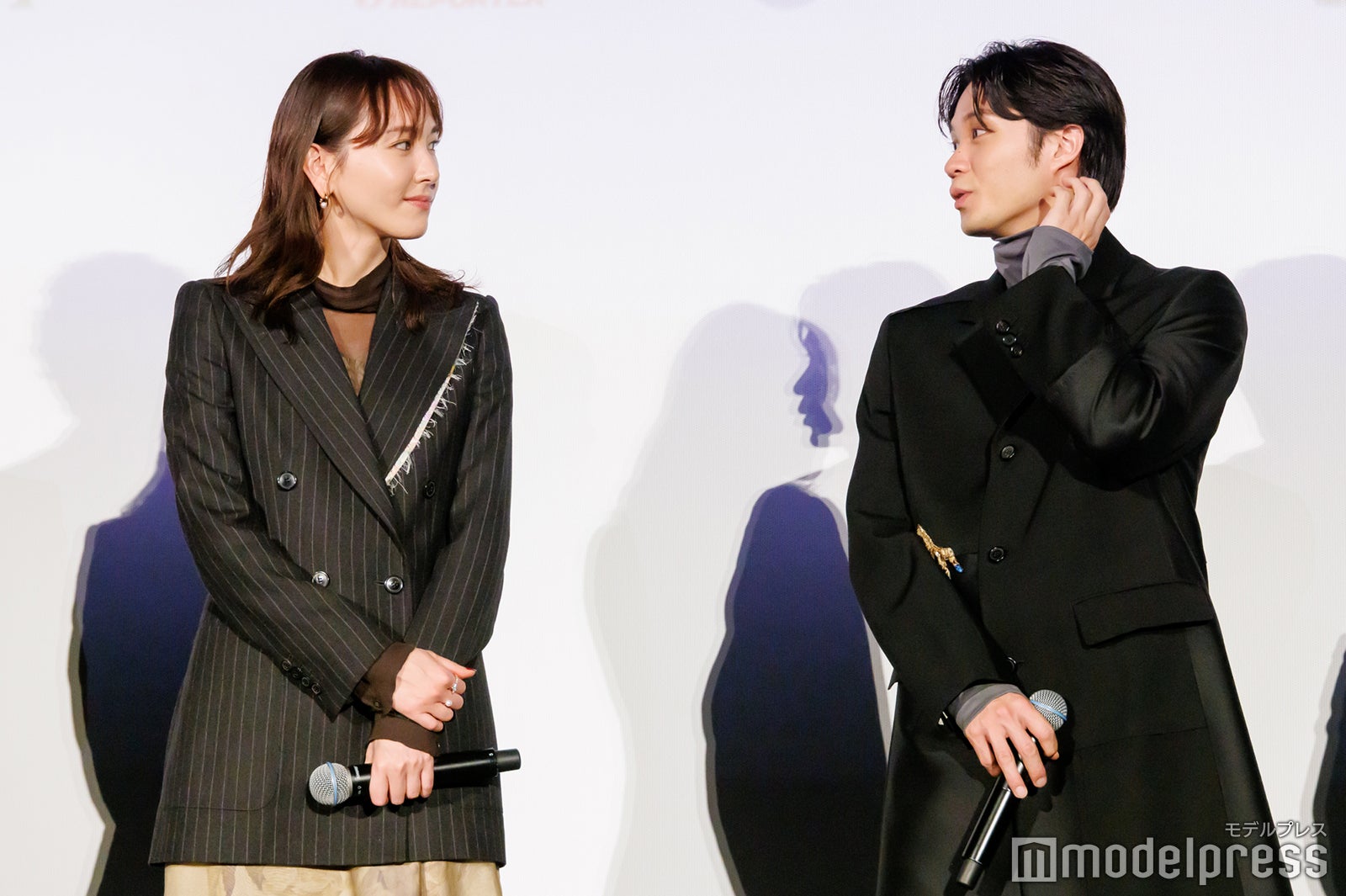 新垣結衣、磯村勇斗（C）モデルプレス