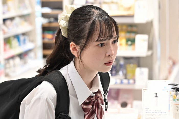 飯沼愛 (C)「パパとムスメの7日間」製作委員会