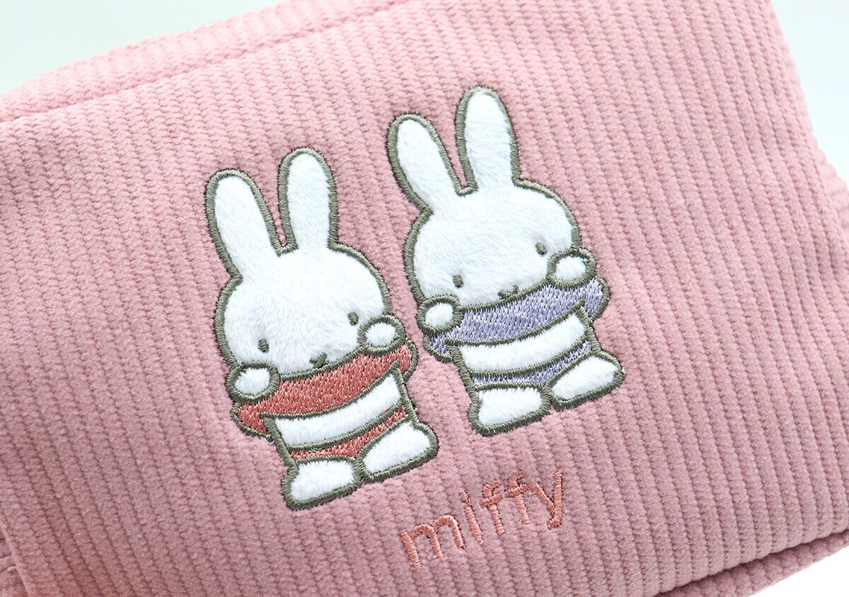 宝島社雑誌付録のInRed3月号増刊のミッフィー刺繍入りコーデュロイポーチ3