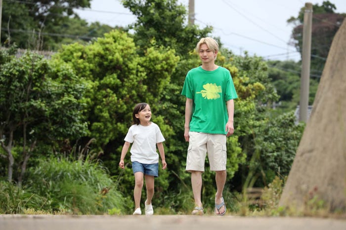 宮崎莉里沙、綱啓永「ばらかもん」第5話より(C)フジテレビ