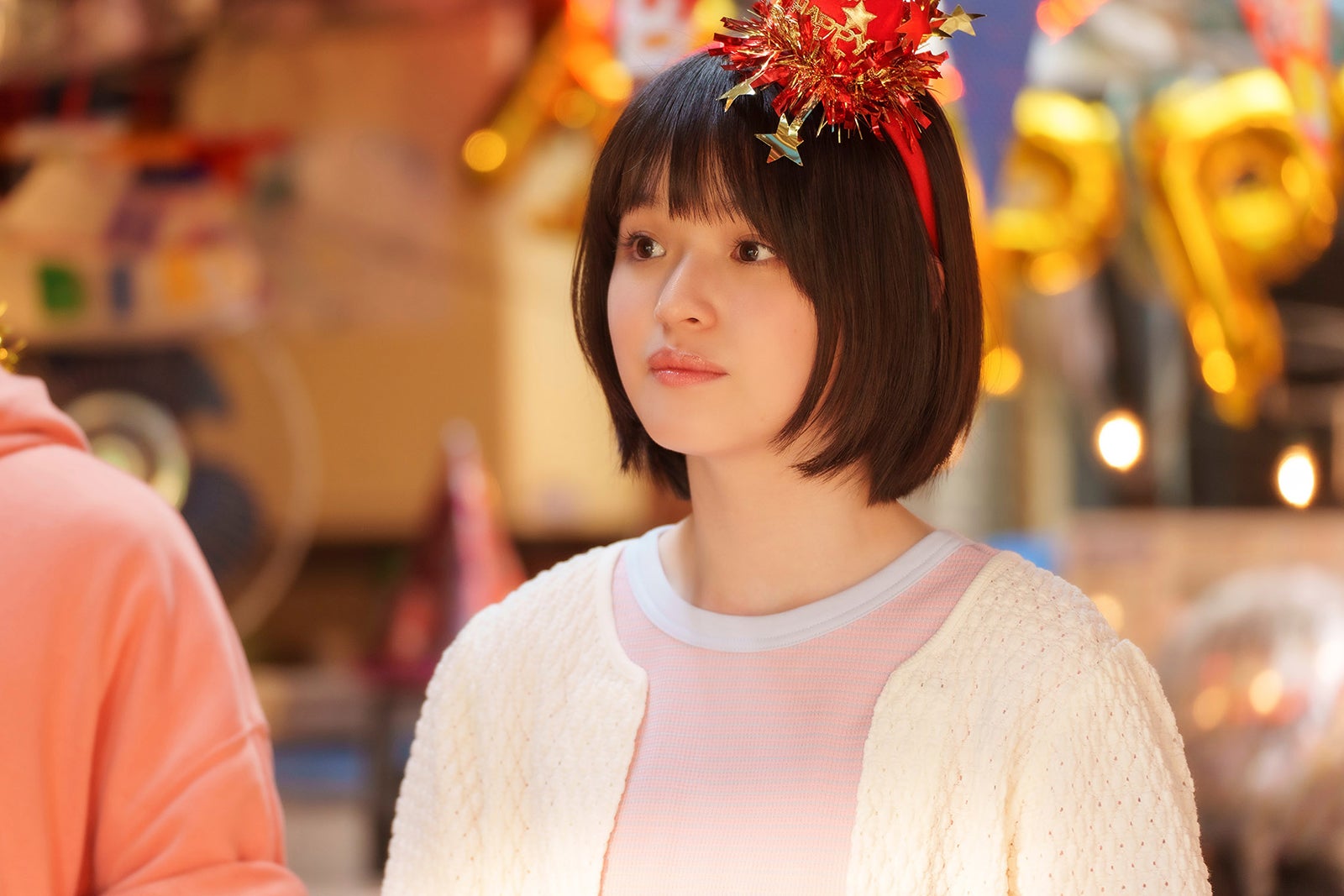 豊嶋花（C）缶爪さわ・椿ゆず／KADOKAWA／「みなと商事コインランドリー２」製作委員会