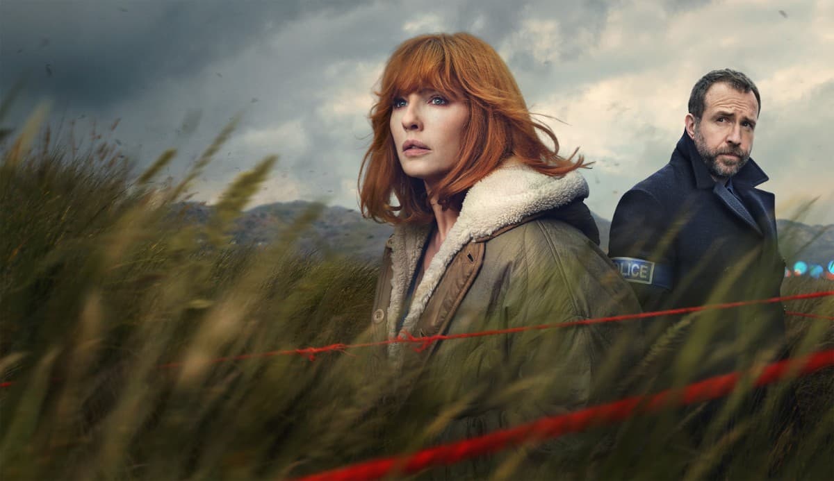 『イエローストーン』ケリー・ライリー主演！ウェールズの湿原を舞台にした本格ミステリーが6月日本初放送